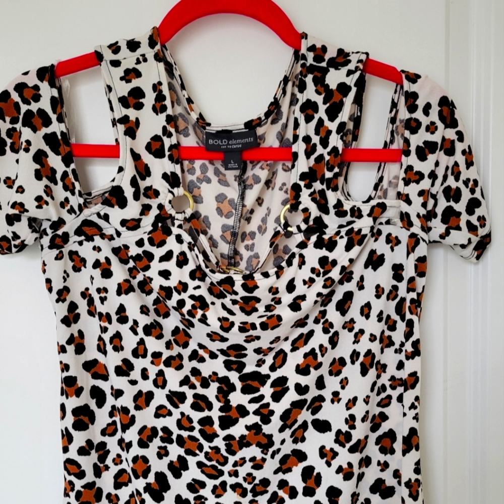 Cold-shoulder Woman's casual shirt